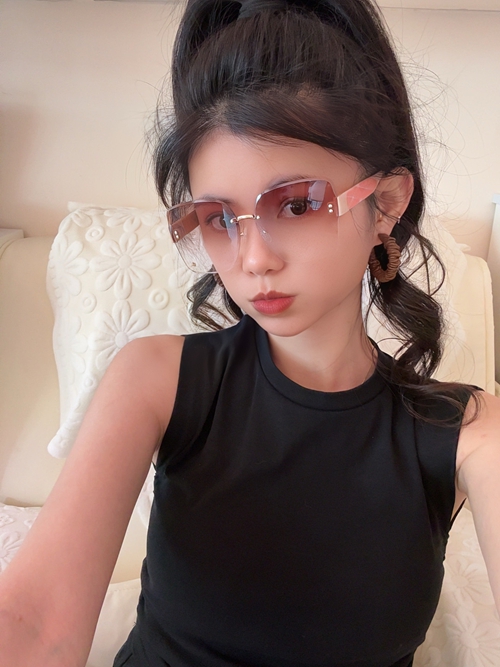 ルイヴィトンサングラス背面デザイン